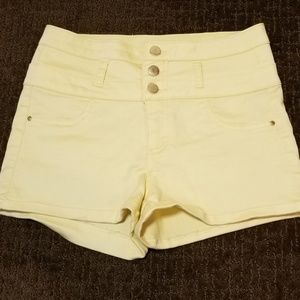 Refuge Size 6 High Waisted Pastel Yellow Shorts